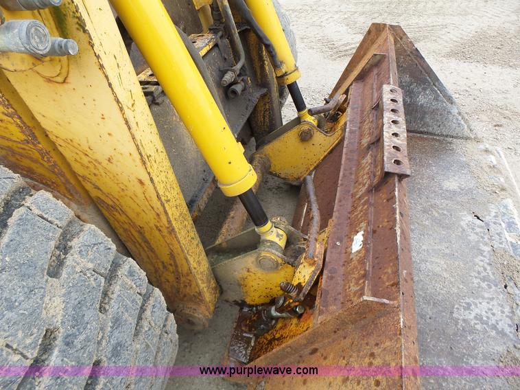 image for item L6085 Gehl SL5635 SXT skid steer
