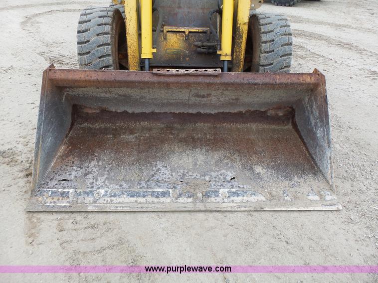 image for item L6085 Gehl SL5635 SXT skid steer