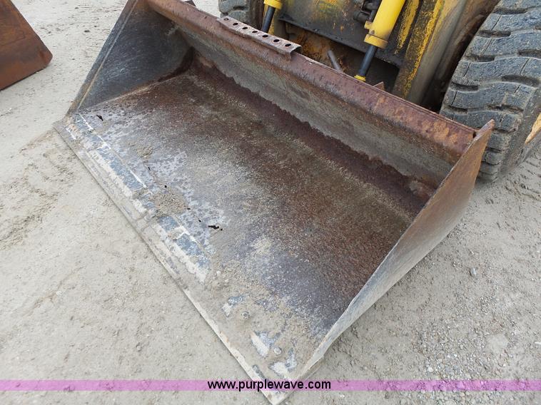image for item L6085 Gehl SL5635 SXT skid steer
