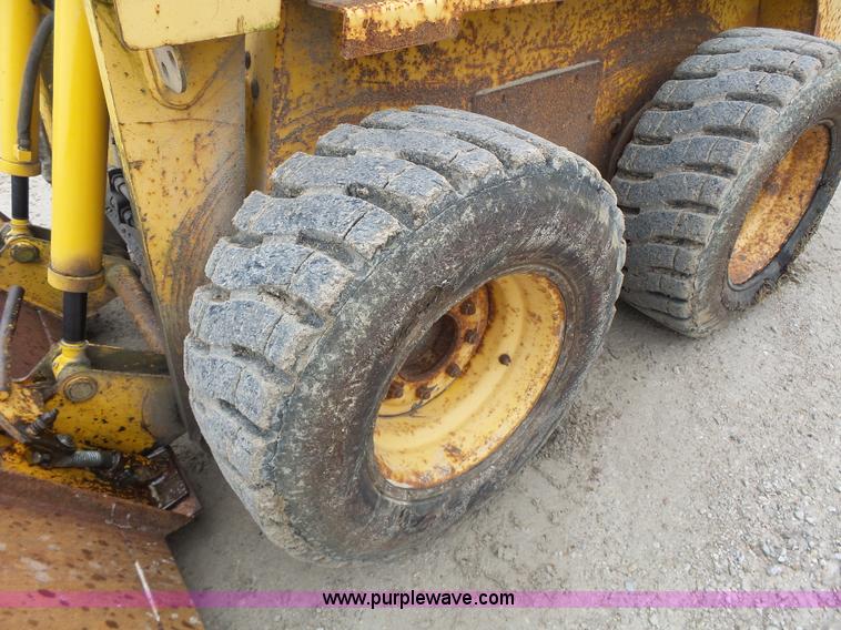 image for item L6085 Gehl SL5635 SXT skid steer