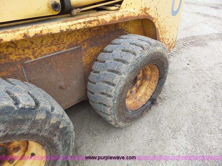 image for item L6085 Gehl SL5635 SXT skid steer