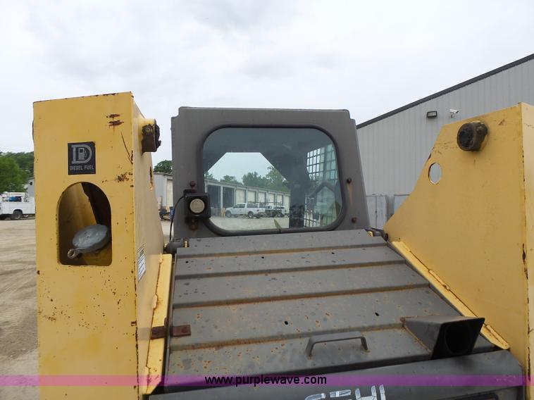 image for item L6085 Gehl SL5635 SXT skid steer