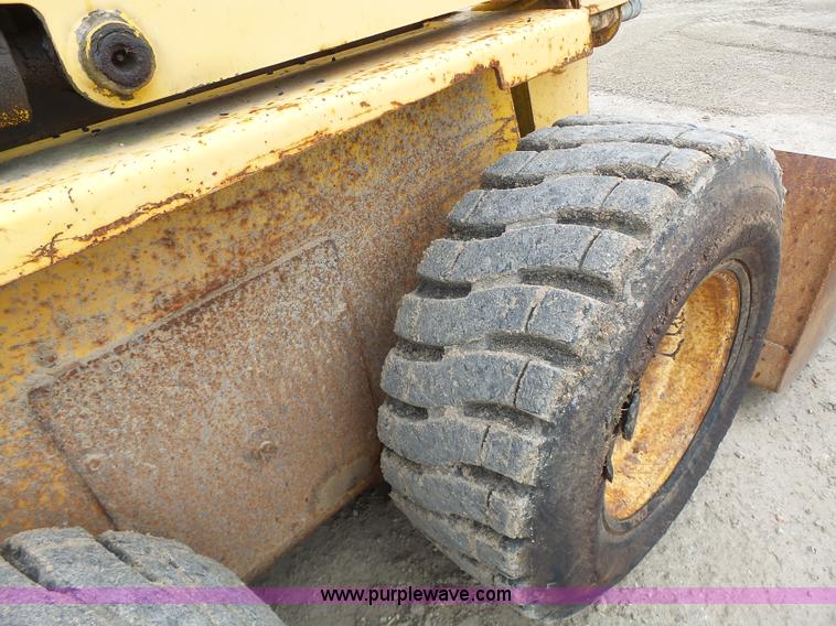 image for item L6085 Gehl SL5635 SXT skid steer