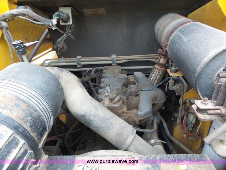 image for item L6085 Gehl SL5635 SXT skid steer