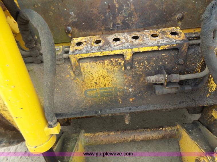 image for item L6085 Gehl SL5635 SXT skid steer