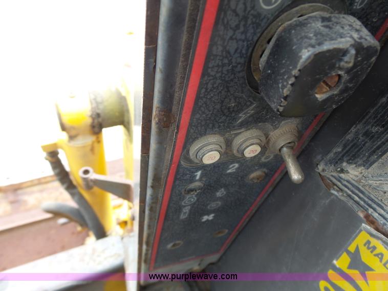 image for item L6085 Gehl SL5635 SXT skid steer