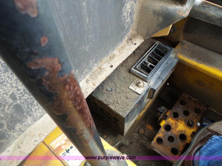 image for item L6085 Gehl SL5635 SXT skid steer