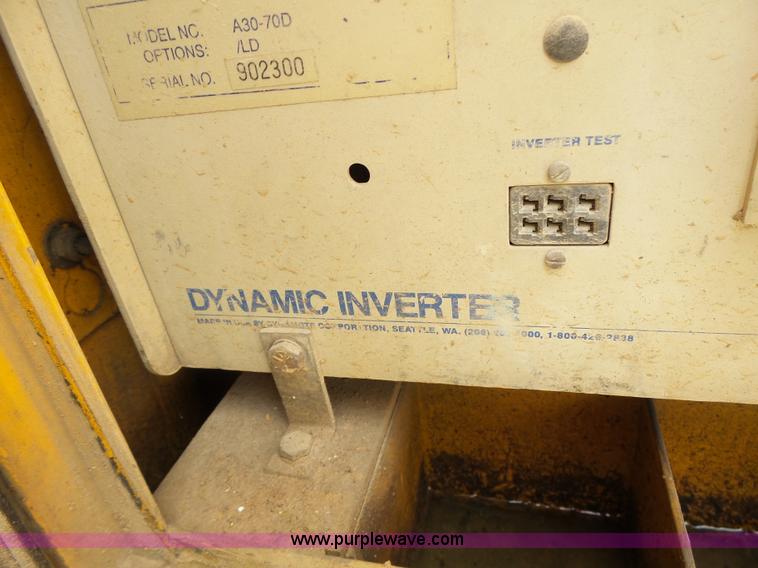 image for item L6086 1990 International 4900 digger derrick truck