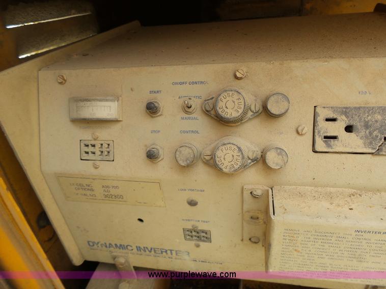 image for item L6086 1990 International 4900 digger derrick truck