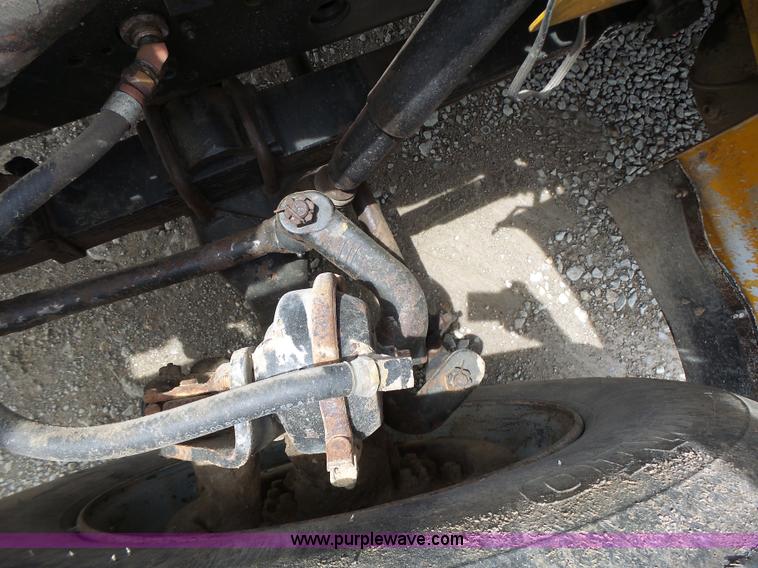 image for item L6086 1990 International 4900 digger derrick truck