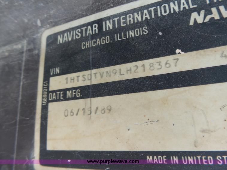 image for item L6086 1990 International 4900 digger derrick truck