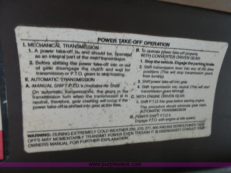 image for item L6086 1990 International 4900 digger derrick truck