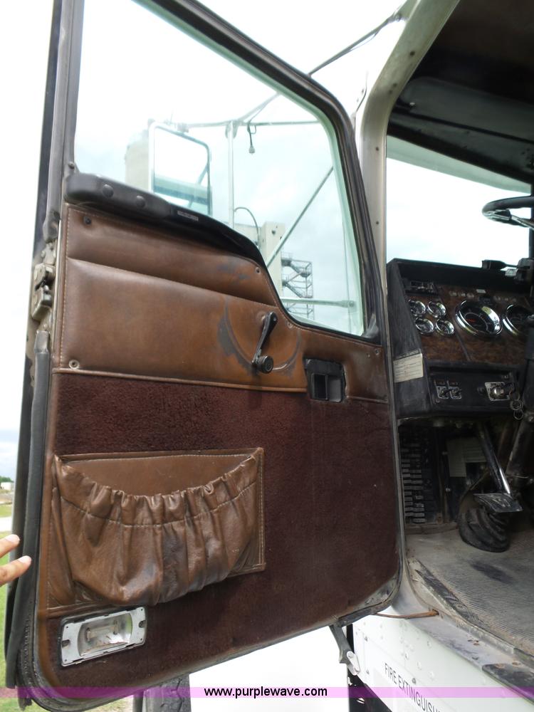 image for item L6363 1998 Kenworth W900 dump truck