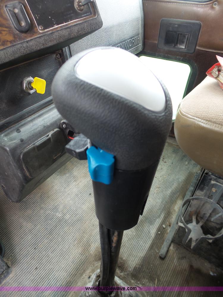 image for item L6363 1998 Kenworth W900 dump truck