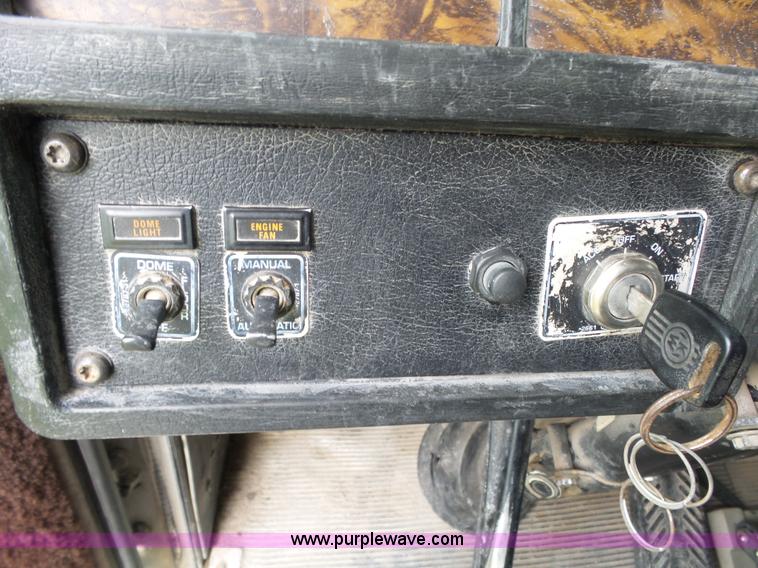 image for item L6363 1998 Kenworth W900 dump truck