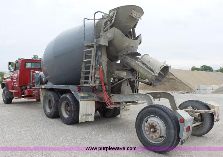 image for item L6364 1997 Ford LT9000 mixer truck