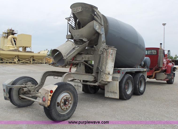 image for item L6364 1997 Ford LT9000 mixer truck