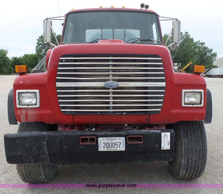 image for item L6364 1997 Ford LT9000 mixer truck