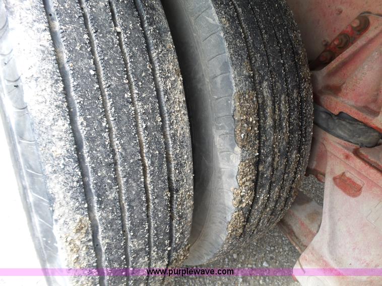 image for item L6364 1997 Ford LT9000 mixer truck