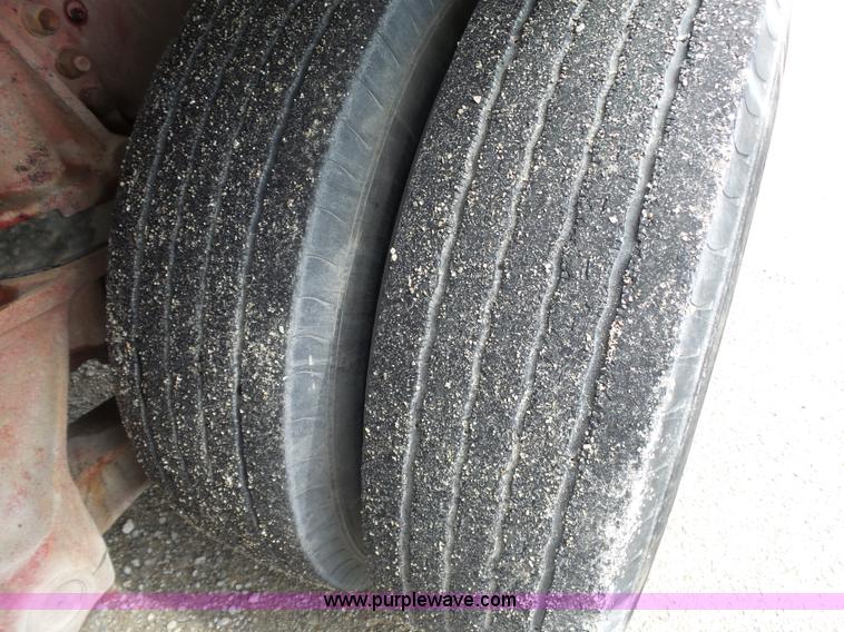 image for item L6364 1997 Ford LT9000 mixer truck