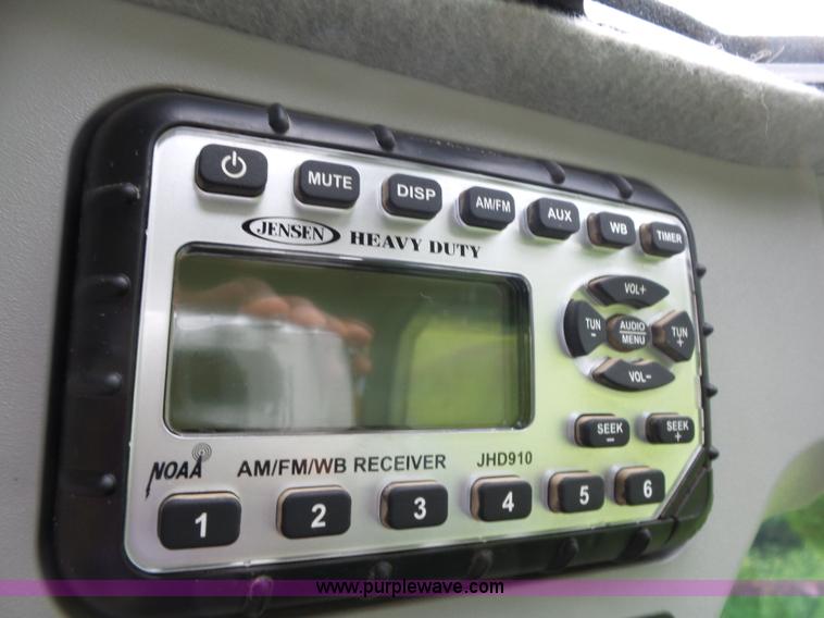 image for item L6365 2015 JCB 190 skid steer