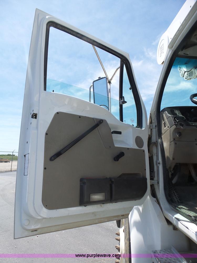 image for item L6366 2006 Sterling Acterra bucket truck