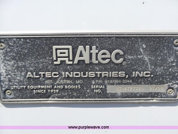 image for item L6366 2006 Sterling Acterra bucket truck