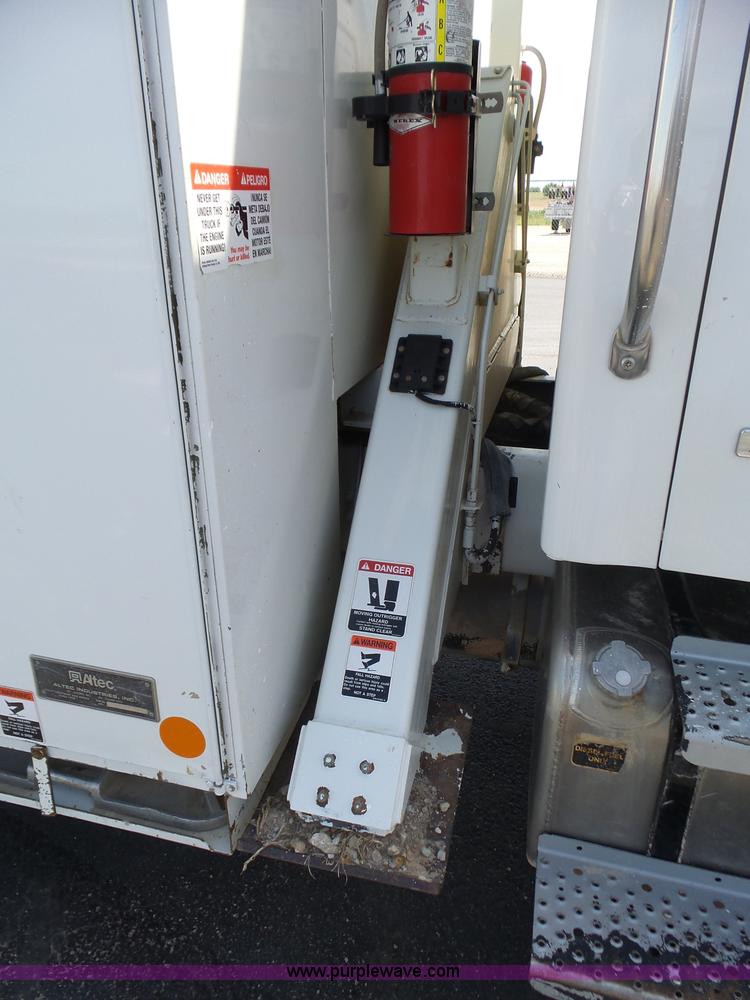 image for item L6366 2006 Sterling Acterra bucket truck