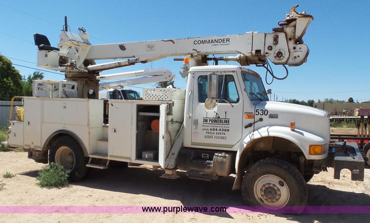 image for item L6557 1999 International 4800 digger derrick truck