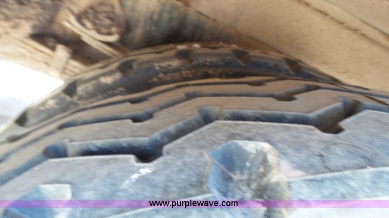 image for item L6557 1999 International 4800 digger derrick truck