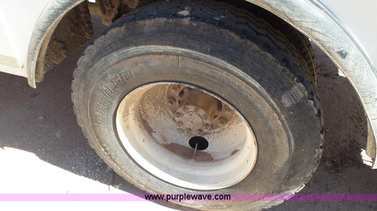 image for item L6557 1999 International 4800 digger derrick truck