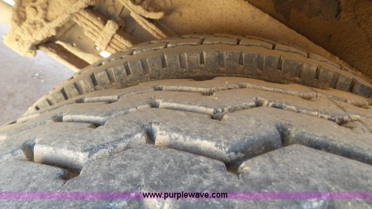 image for item L6557 1999 International 4800 digger derrick truck