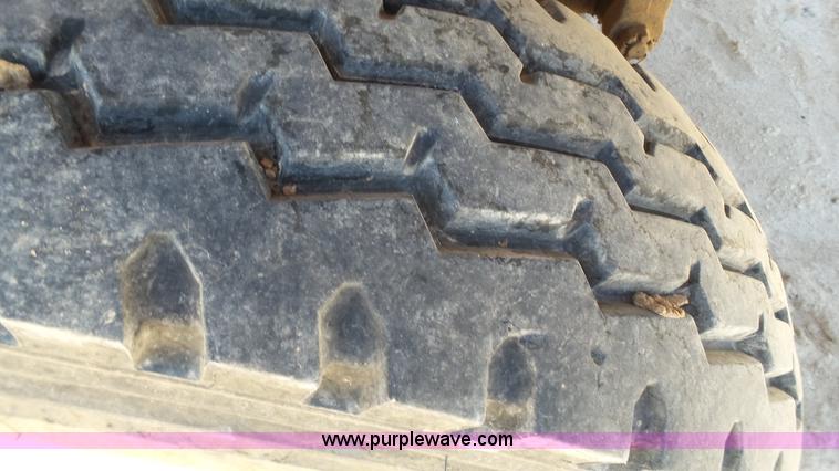 image for item L6557 1999 International 4800 digger derrick truck