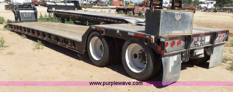 image for item L6565 2009 Fontain Renegade LX40N equipment trailer