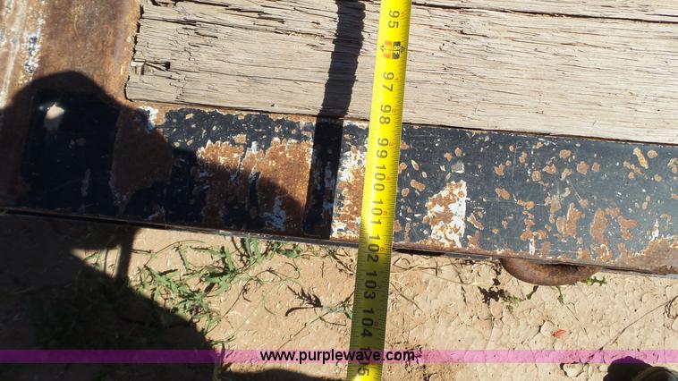 image for item L6565 2009 Fontain Renegade LX40N equipment trailer