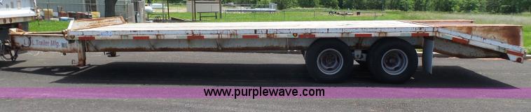 image for item L7046 2002 L&L equipment trailer