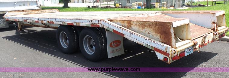 image for item L7046 2002 L&L equipment trailer