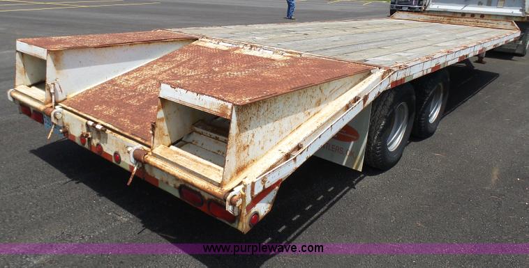 image for item L7046 2002 L&L equipment trailer