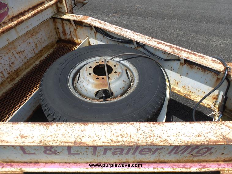 image for item L7046 2002 L&L equipment trailer