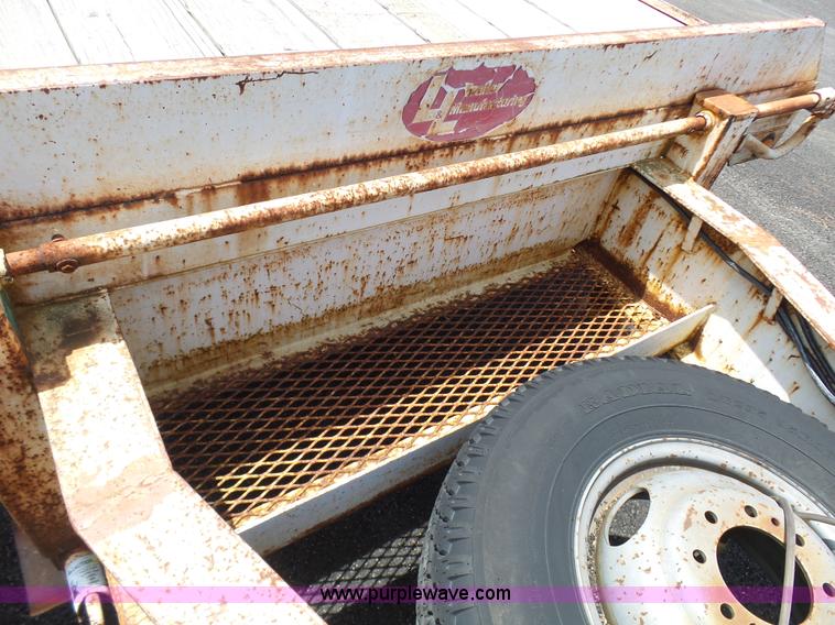image for item L7046 2002 L&L equipment trailer