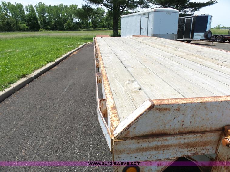 image for item L7046 2002 L&L equipment trailer