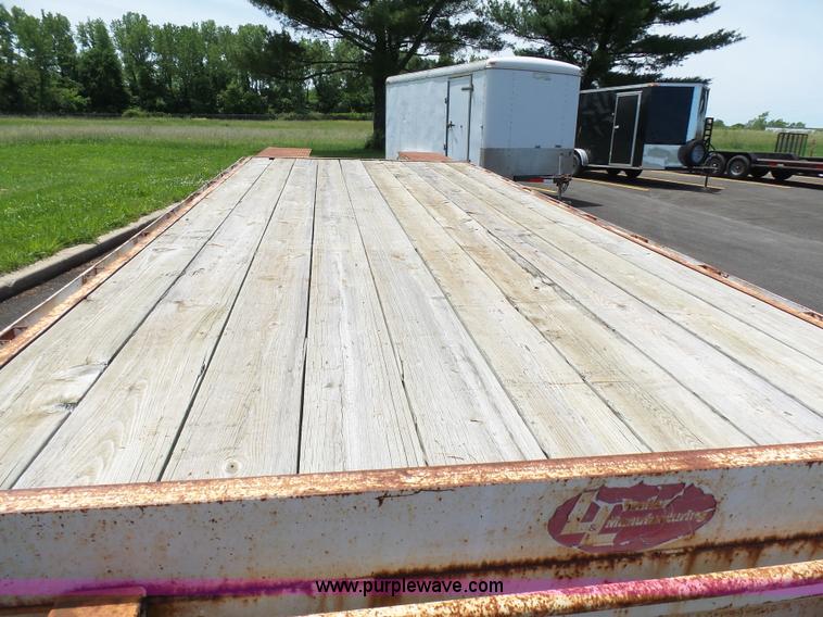 image for item L7046 2002 L&L equipment trailer