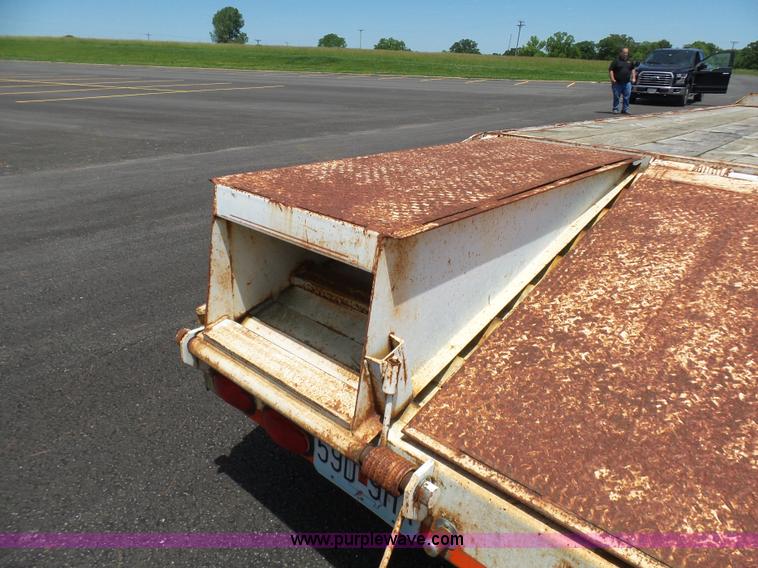 image for item L7046 2002 L&L equipment trailer