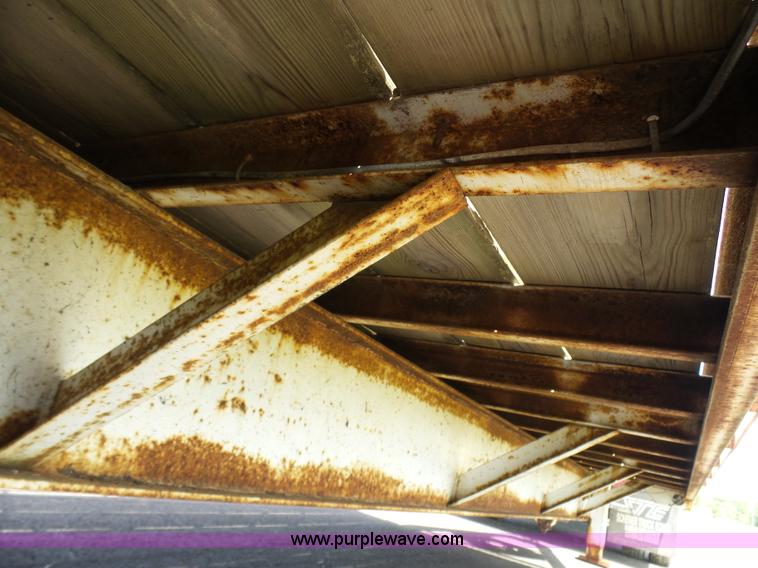 image for item L7046 2002 L&L equipment trailer