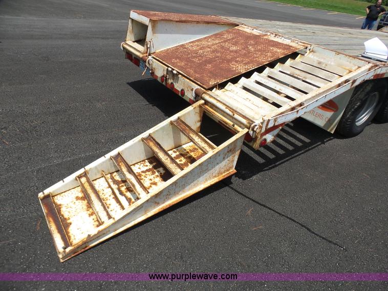 image for item L7046 2002 L&L equipment trailer
