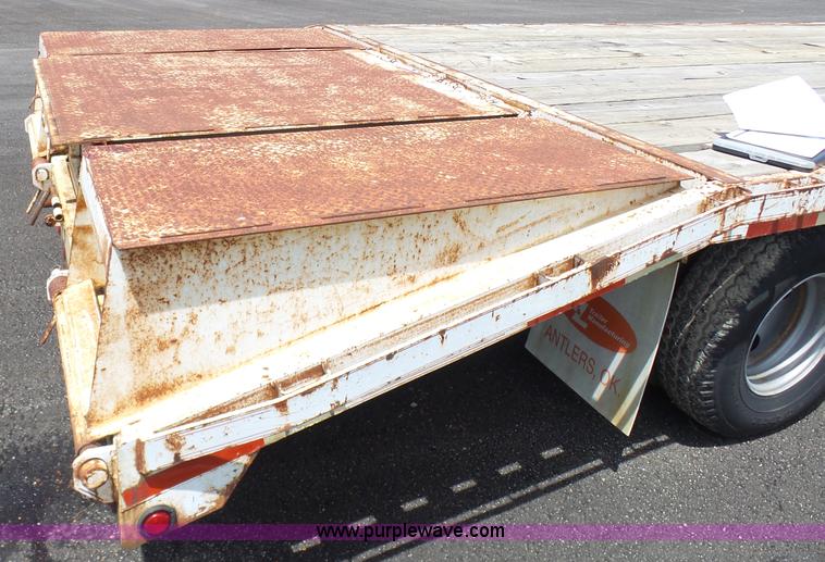 image for item L7046 2002 L&L equipment trailer