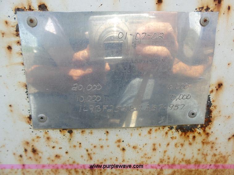 image for item L7046 2002 L&L equipment trailer