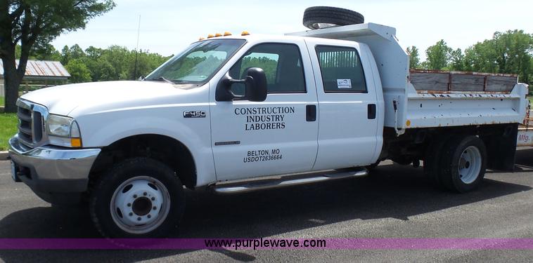 image for item L7052 2002 Ford F450 Super Duty XLT Crew Cab dump bed truck