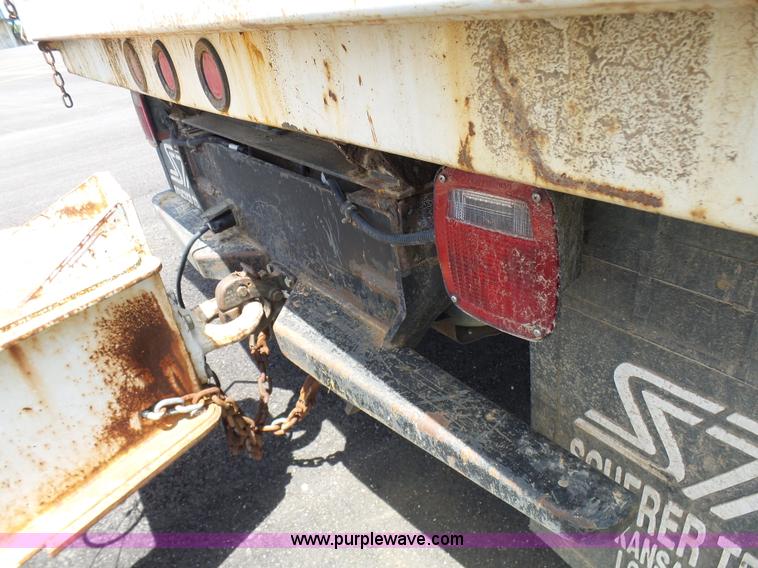 image for item L7052 2002 Ford F450 Super Duty XLT Crew Cab dump bed truck