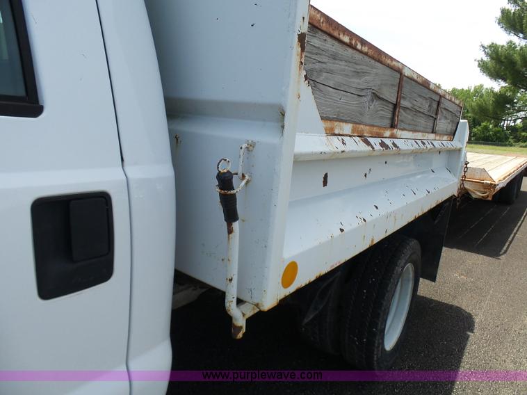 image for item L7052 2002 Ford F450 Super Duty XLT Crew Cab dump bed truck